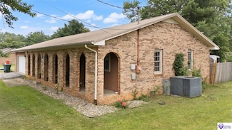 603 Crestview Dr, Cave City, KY 42127
