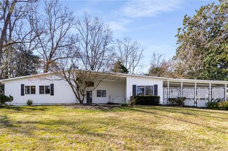 130 Putnam Cir NE, Atlanta, GA 30342