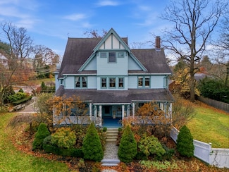 206 Franklin St, Newton, MA 02458