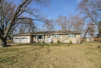 1133 Blossom Dr, Three Rivers, MI 49093
