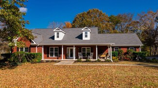 1253 White Rd, Bon Aqua, TN 37025
