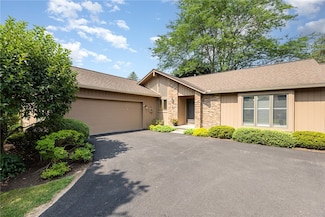 3 Shadow Pines Dr, Penfield, NY 14526