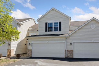 1515 Yorkshire Ln, Shakopee, MN 55379