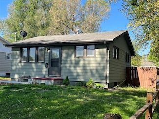 2216 Lay St, Des Moines, IA 50317