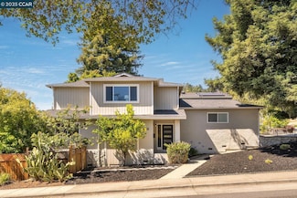 3686 Redwood Rd, Oakland, CA 94619