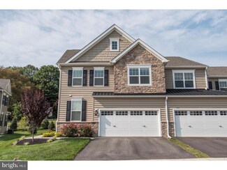 19 Penn Manor Ct, Fort Washington, PA 19034