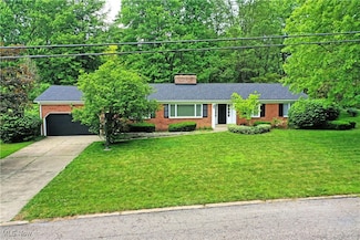 8615 Squirrel Hill Dr NE, Warren, OH 44484