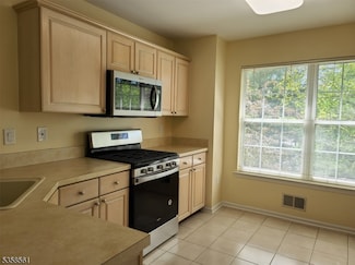 194 Potomac Dr Condo, Bernards Twp., NJ 07920