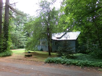 39 Racetrack Rd, Newport, VT 05855
