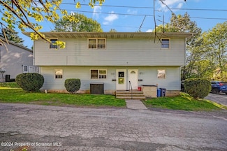 15 18 Parish Ct, Carbondale, PA 18407