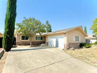 4748 E Indianapolis Ave, Fresno, CA 93726