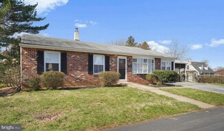 200 W 3rd St, Essington, PA 19029