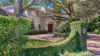 4950 SW 75th Ln, Miami, FL 33143