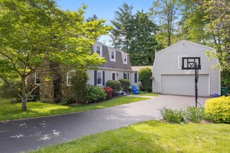 2 Latimer Ct, Waterford, CT 06385