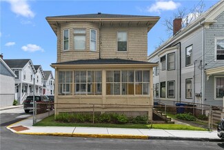 8 Poplar St, Newport, RI 02840