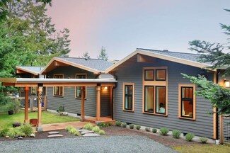 903 Leaf Ln, Greenbank, WA 98253