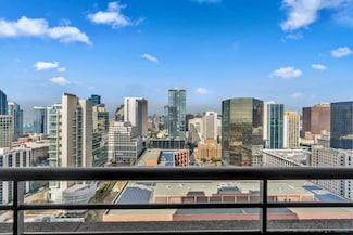 700 Front St Unit 2105, San Diego, CA 92101