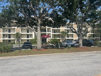7461 W Cntry Club Dr N Unit 201, Sarasota, FL 34243