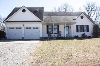 33611 E Neil Chiles Rd, Buckner, MO 64016