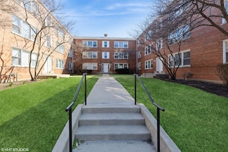 630 Oakton St Unit 2, Evanston, IL 60202