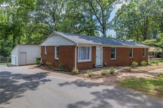 633 Owens Rd, Lexington, NC 27292