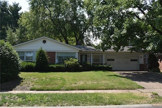 1520 Zurich Dr, Florissant, MO 63031