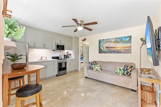 236 Liliuokalani Ave Unit 201, Honolulu, HI 96815