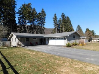 18 Woodcrest Dr, Clarendon, PA 16313
