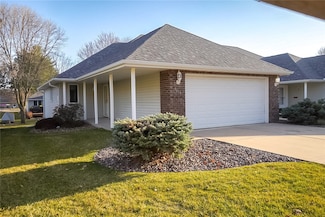 1613 Chumas Dr, Eau Claire, WI 54701