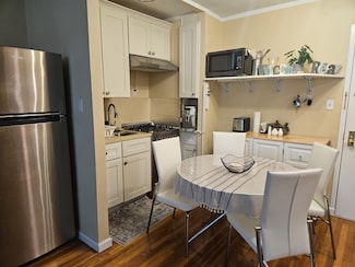 76-26 113th St Unit 2D, Forest Hills, NY 11375