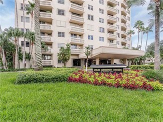 90 Edgewater Dr Unit 212, Coral Gables, FL 33133
