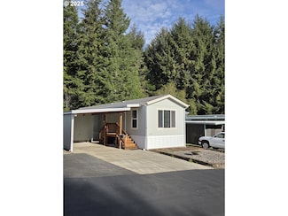 3250 Sandpiper Dr, Coos Bay, OR 97420