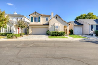 1723 N Mont Blanc Ln, Clovis, CA 93619