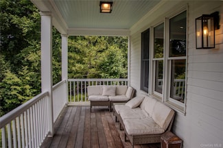 14 Ledge Rock Ct, Garrison, NY 10524