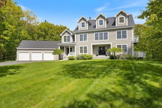11 Oxford Rd, Windham, ME 04062
