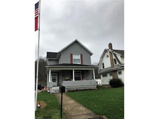 577 N College St, Newcomerstown, OH 43832