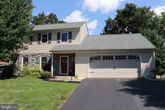 330 Woodchuck Dr, Ephrata, PA 17522