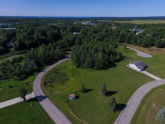 13 Rivers Ridge Ct, Inverness Township, MI 49721