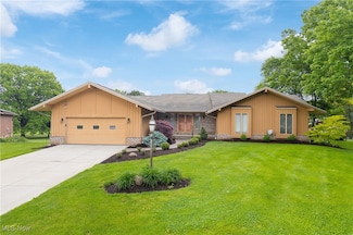 3751 Muirfield Dr, Uniontown, OH 44685