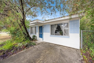 8481 93rd Ave, Seminole, FL 33777