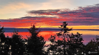 971 Rockaway Ln, Camano Island, WA 98282