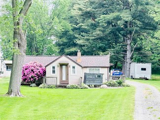 67752 Lake Trail, Lakeville, IN 46536