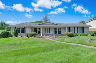 11100 Queensway Dr, Saint Louis, MO 63146