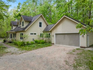 2508 Terpening Rd, Harbor Springs, MI 49740