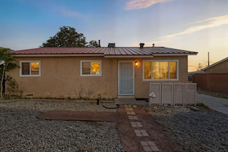 420 69th St SW, Albuquerque, NM 87121