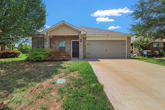 131 Mitchell St, Terrell, TX 75160