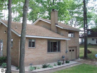11473 N Shore Dr, Lake, MI 48632