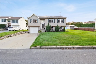 80 Tomahawk Trail, Cranston, RI 02921