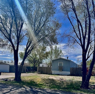 174 E Hemlock Dr, Pueblo, CO 81007