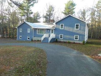 10 Suzanne Dr, Assonet, MA 02702